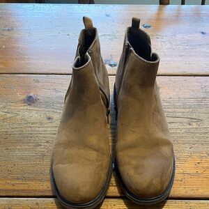Women’s brown booties.